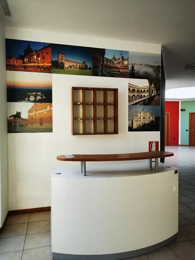Hostello Adda Beach Villa d'Adda 0*,